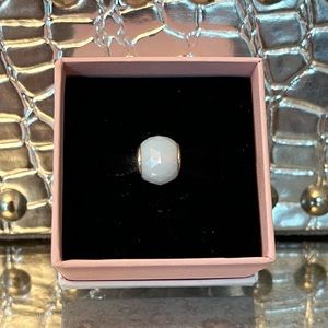 Authentic’ PANDORA White Petite Geometric Facets Charm